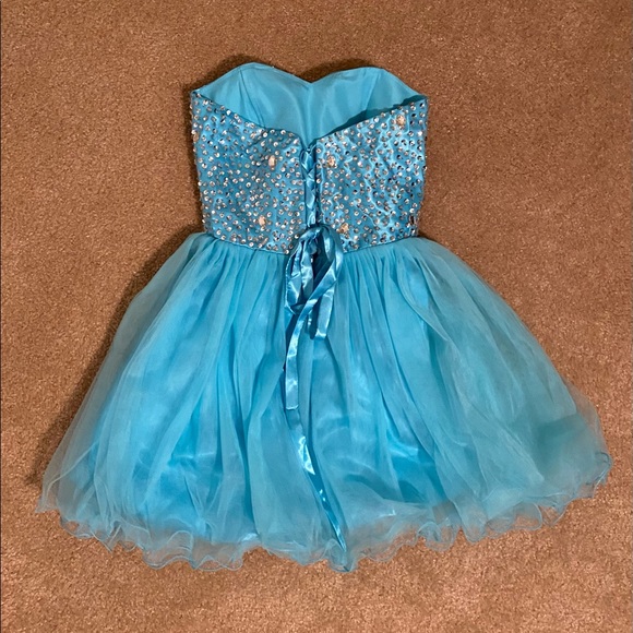 Pretty Sky Blue Strapless Dress - Picture 2 of 4